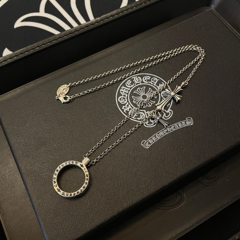 Ch*0me He**ts necklaces
